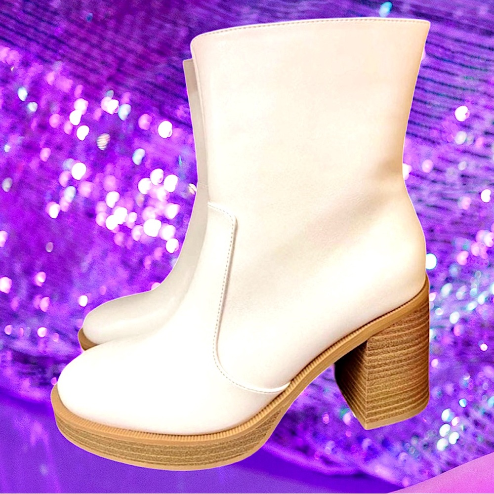 ❤️🆕Universal Thread Womens off-white leather platform Heel Boots- size 11